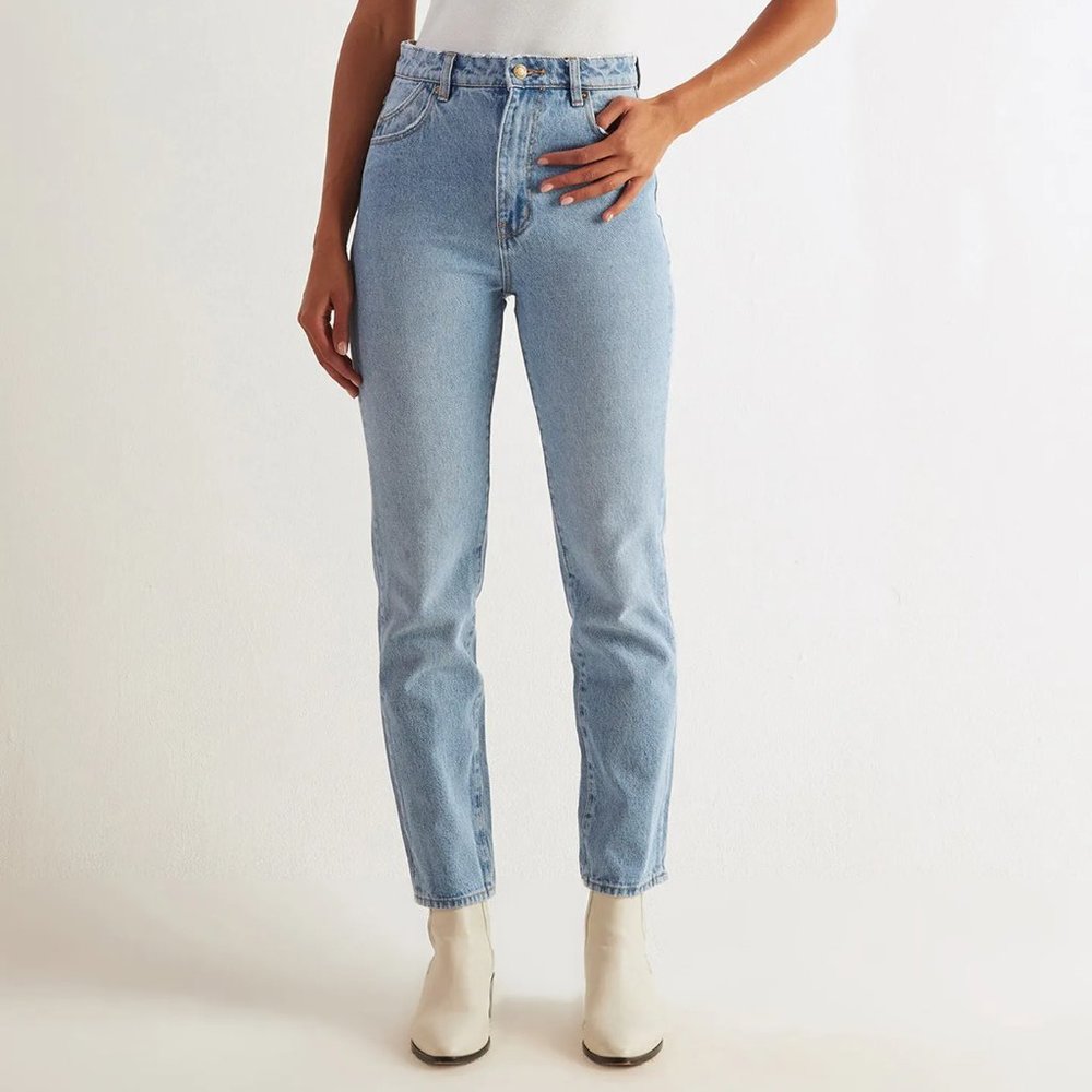ROLLA'S High-Rise Duster Jeans in Old Stone (light wash) size 30